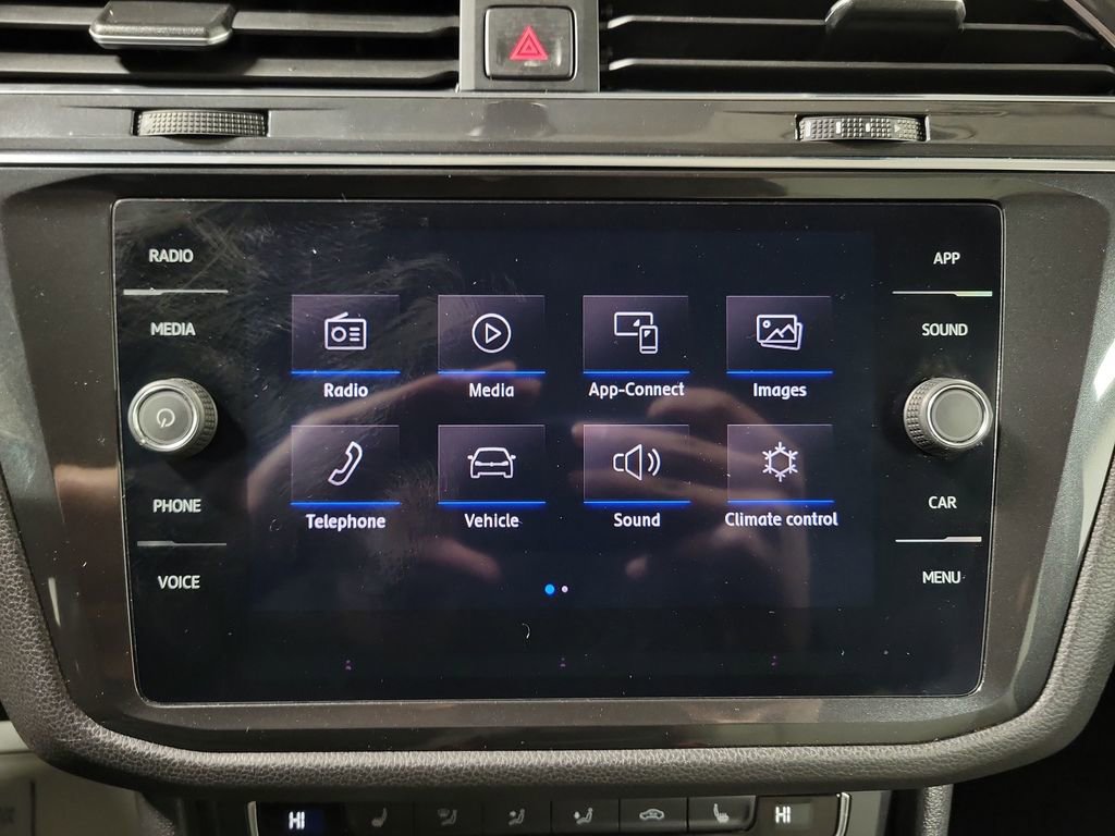 Used 2019 Volkswagen Tiguan SE image 19