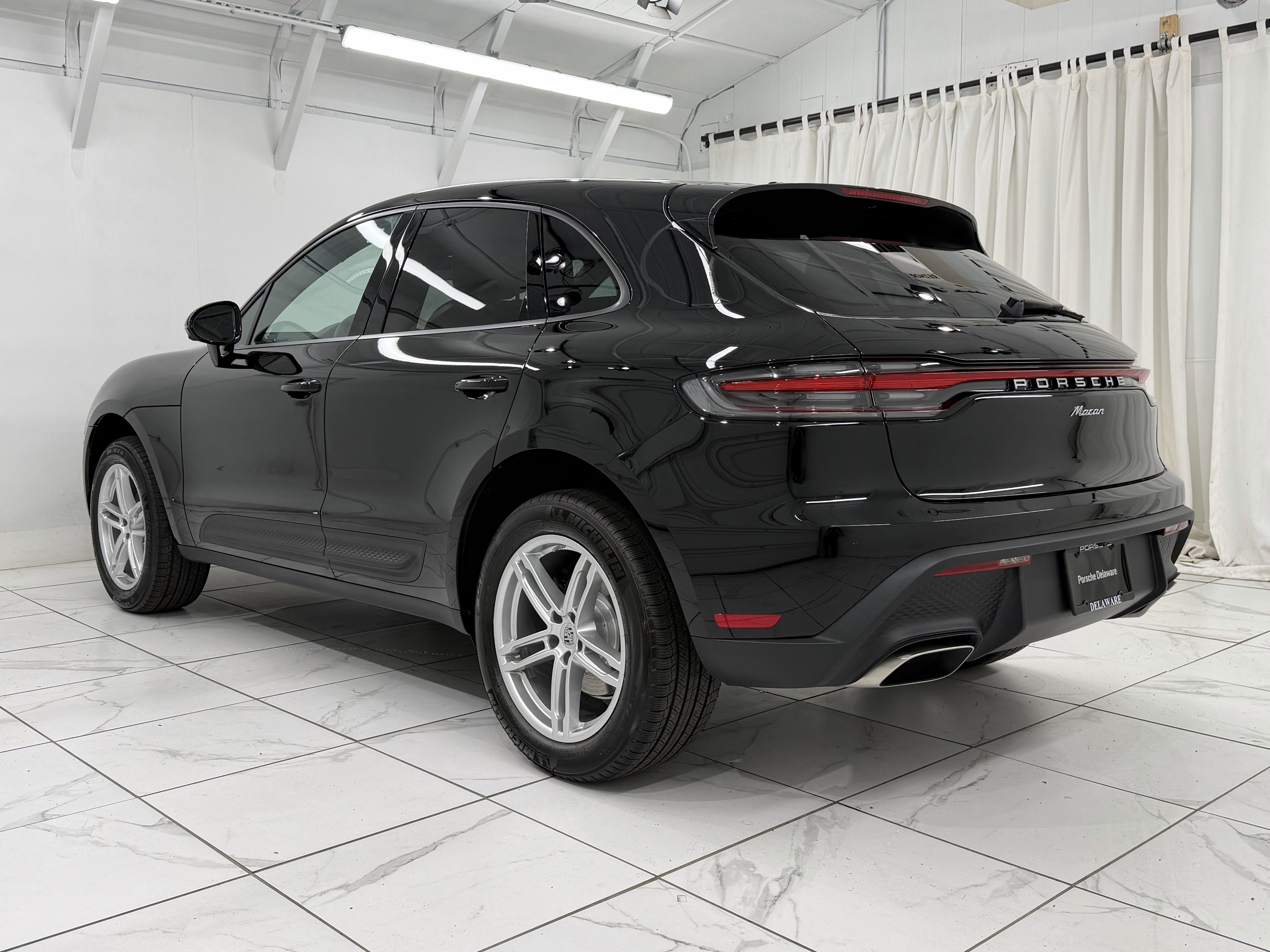 New 2026 Porsche Macan image 3