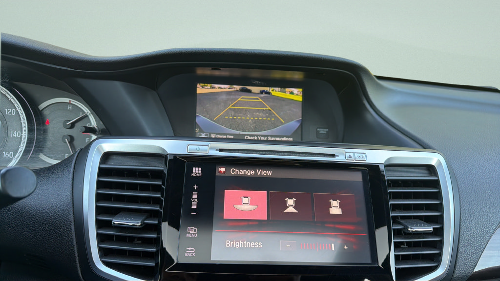 Used 2016 Honda Accord Touring image 39