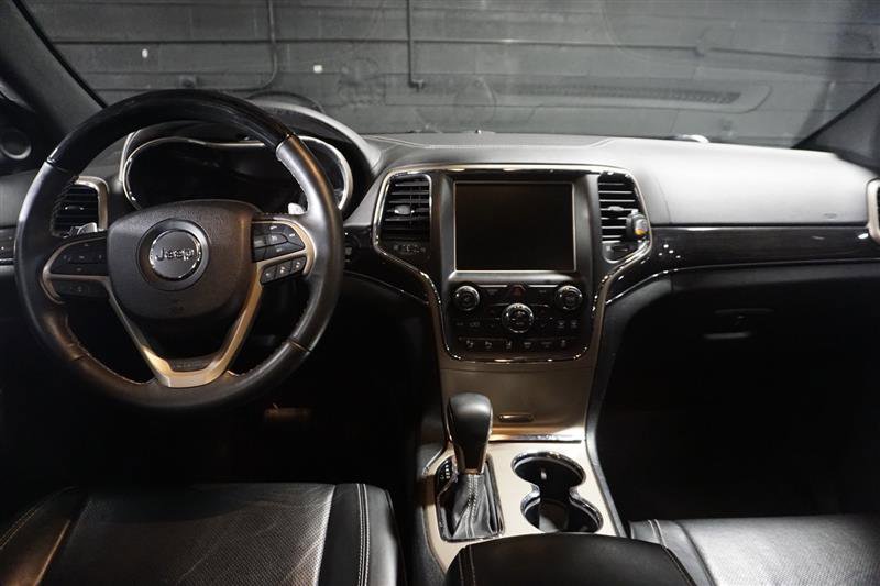 Used 2017 Jeep Grand Cherokee Overland w/ Jeep Active Safety Group image 14