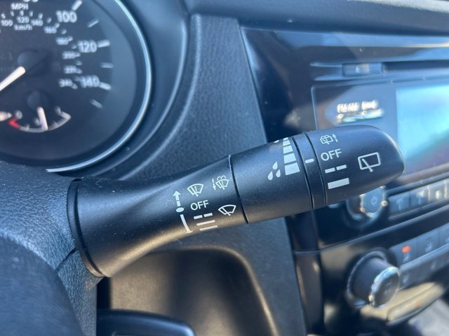 Used 2017 Nissan Rogue S AWD/4WD image 31