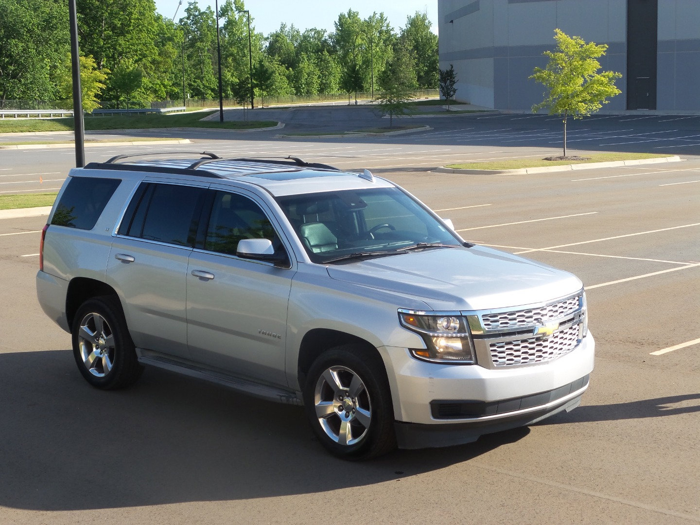 Used 2015 Chevrolet Tahoe LT image 2