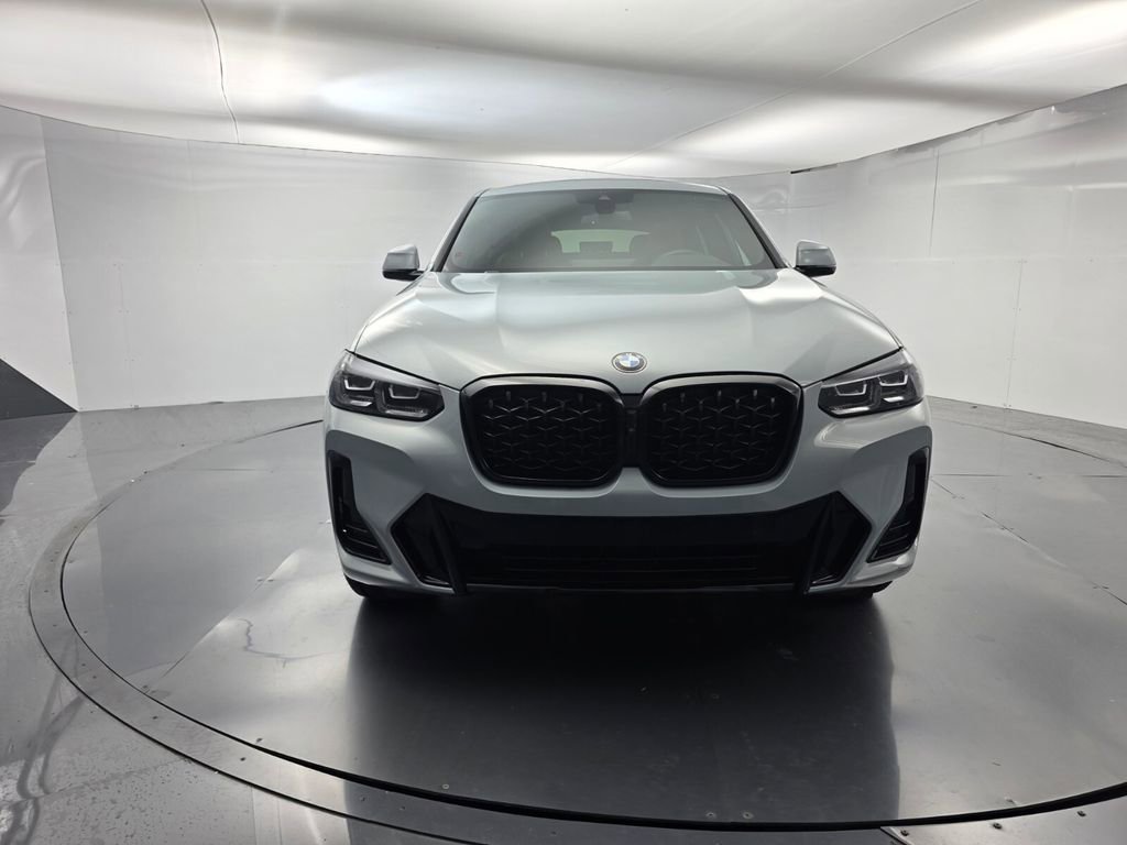 Used 2023 BMW X4 xDrive30i w/ M Sport Package AWD/4WD image 2