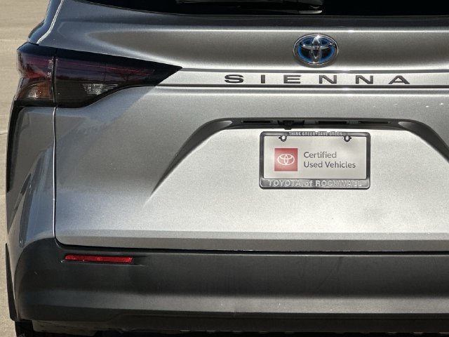 Certified 2023 Toyota Sienna LE FWD image 5