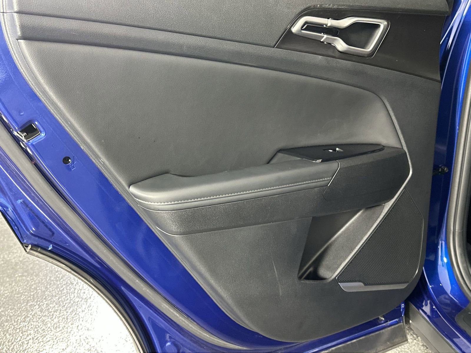 Used 2025 Kia Sportage EX w/ Premium Package image 34