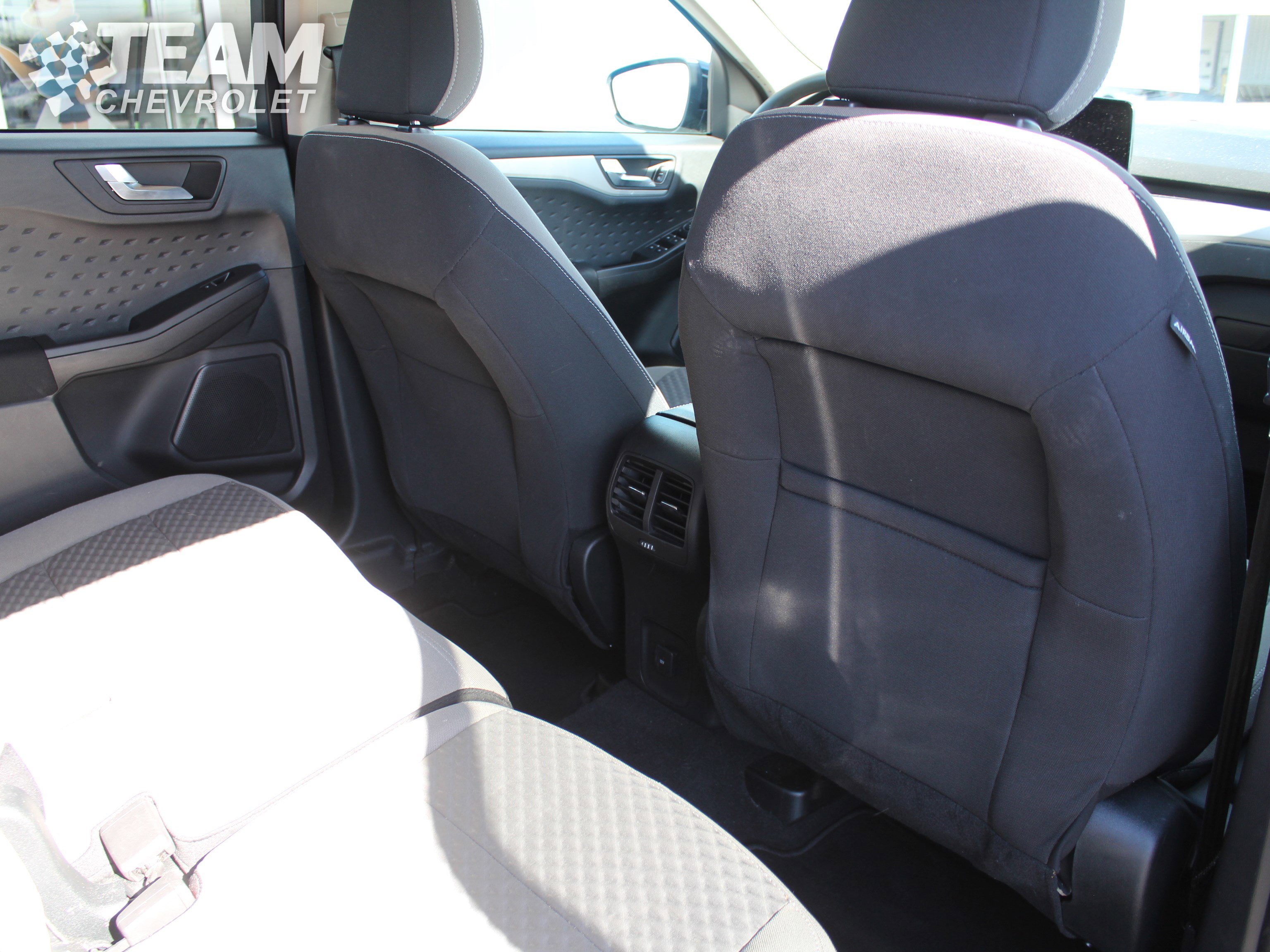Used 2020 Ford Escape SE image 24