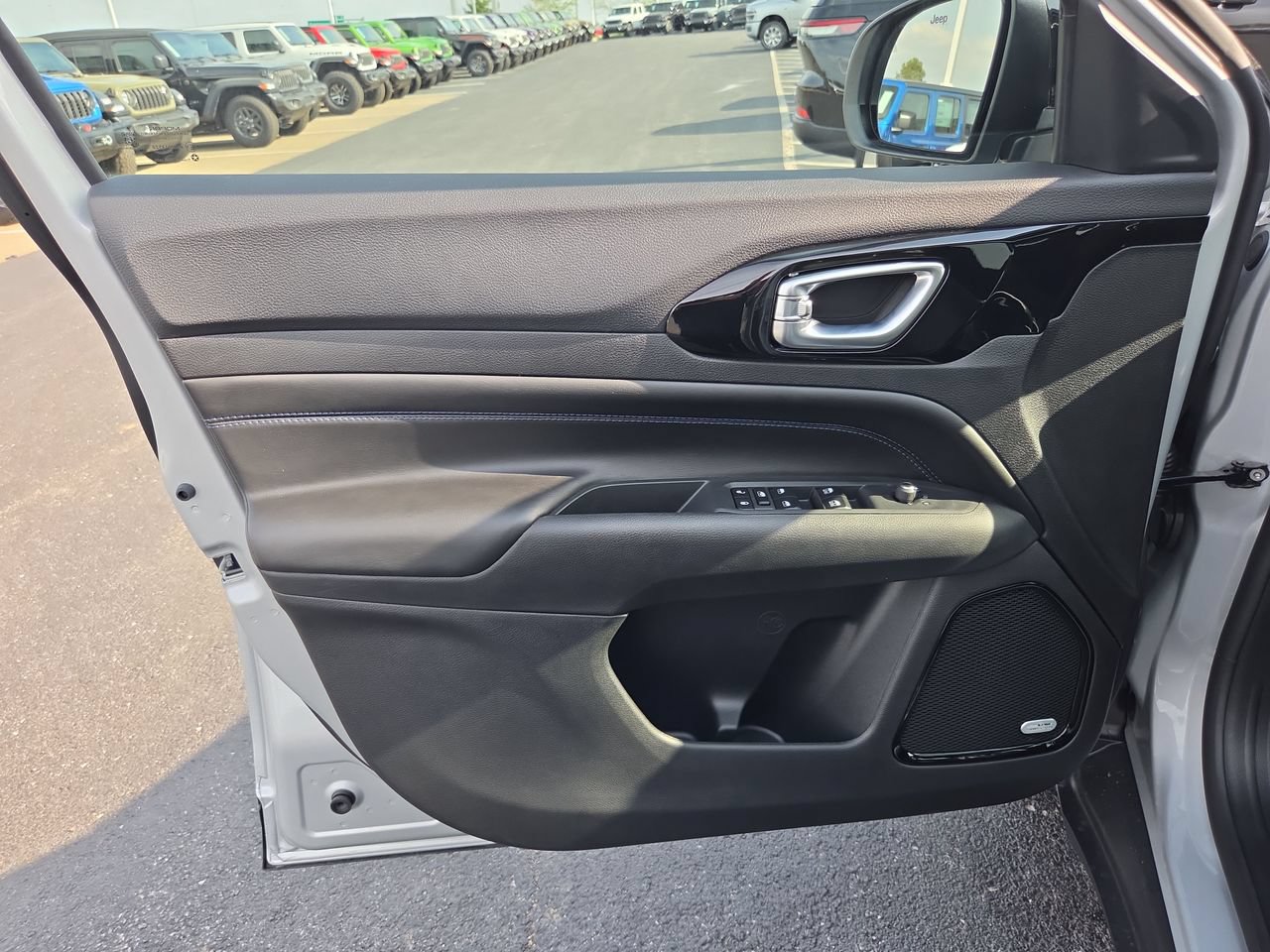 New 2026 Jeep Compass Latitude w/ Sun and Sound Group AWD/4WD image 20