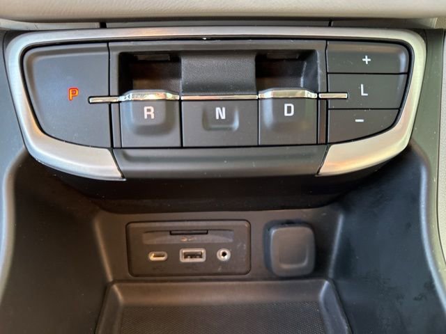 Used 2022 GMC Terrain SLT w/ Infotainment Package II image 22