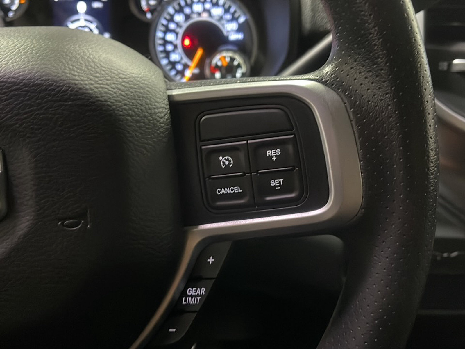 Used 2019 RAM 3500 Big Horn AWD/4WD image 7