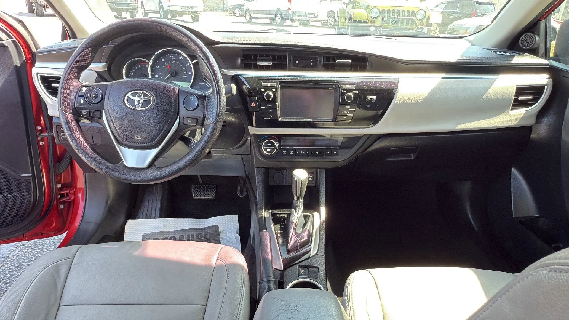 Used 2014 Toyota Corolla LE image 15