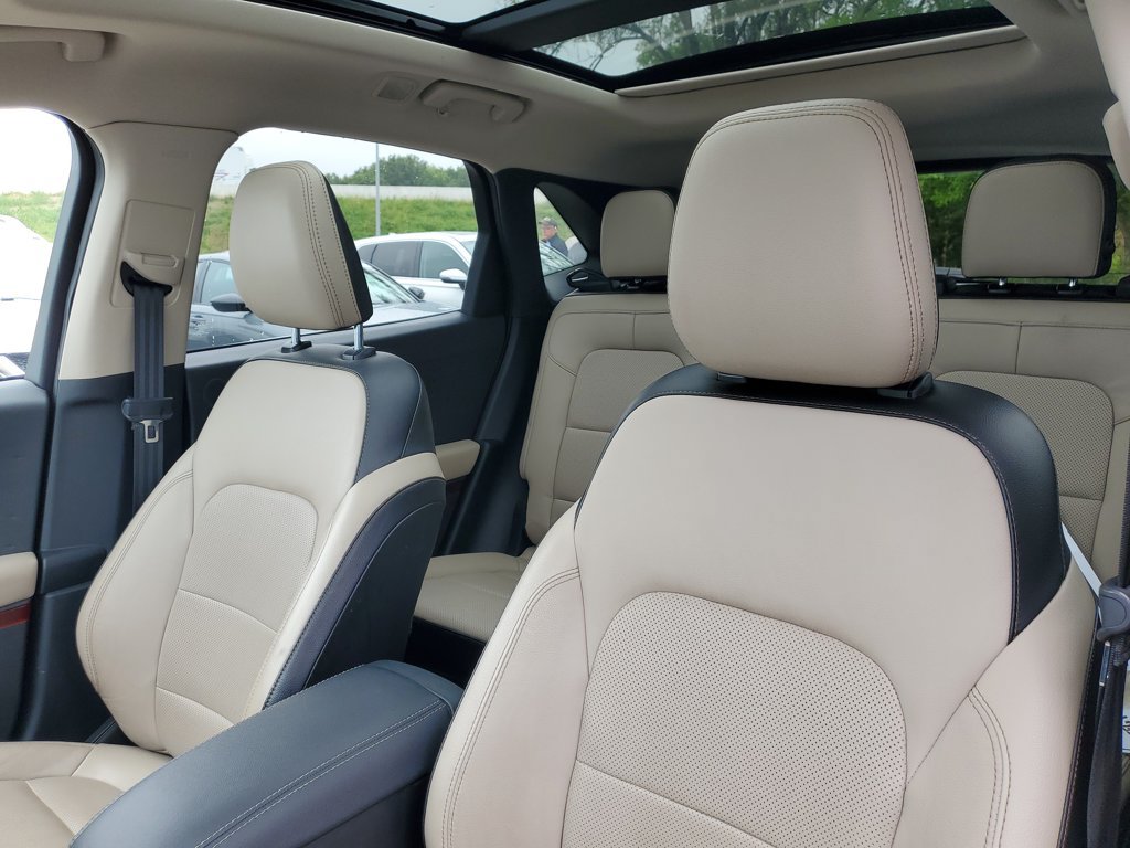 Used 2020 Ford Escape Titanium AWD/4WD image 13