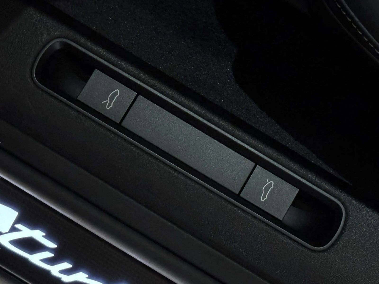 Used 2022 Porsche 911 Turbo S image 22