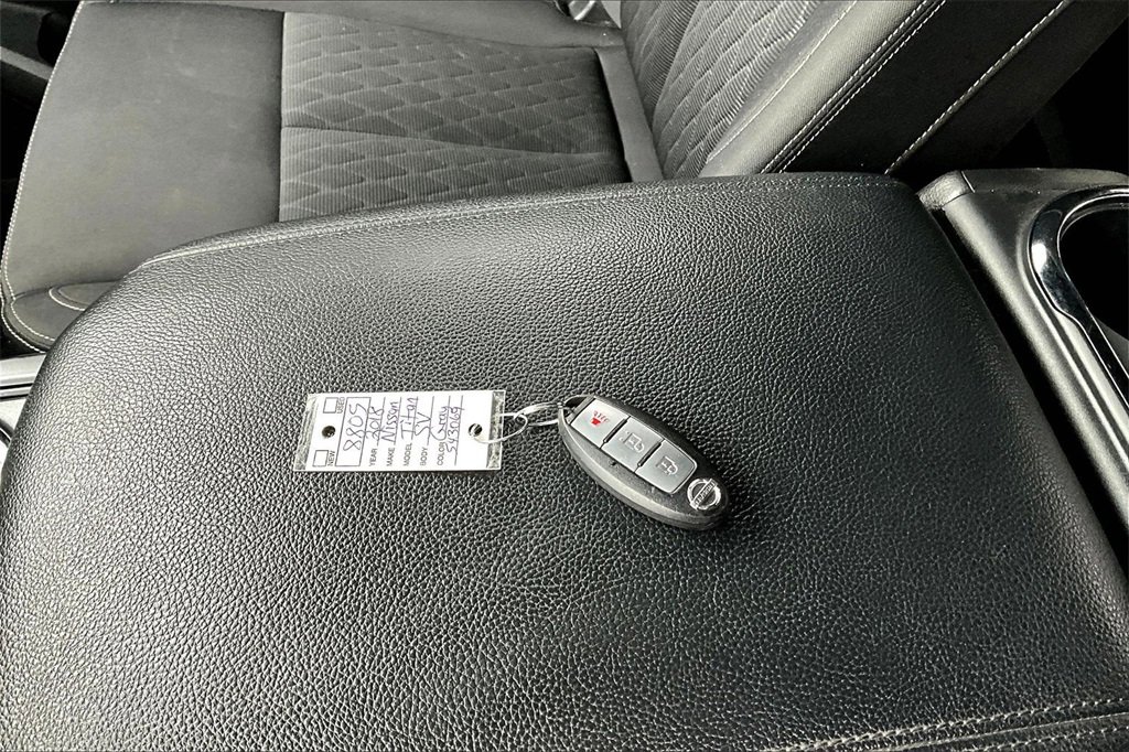 Used 2018 Nissan Titan PRO-4X image 34
