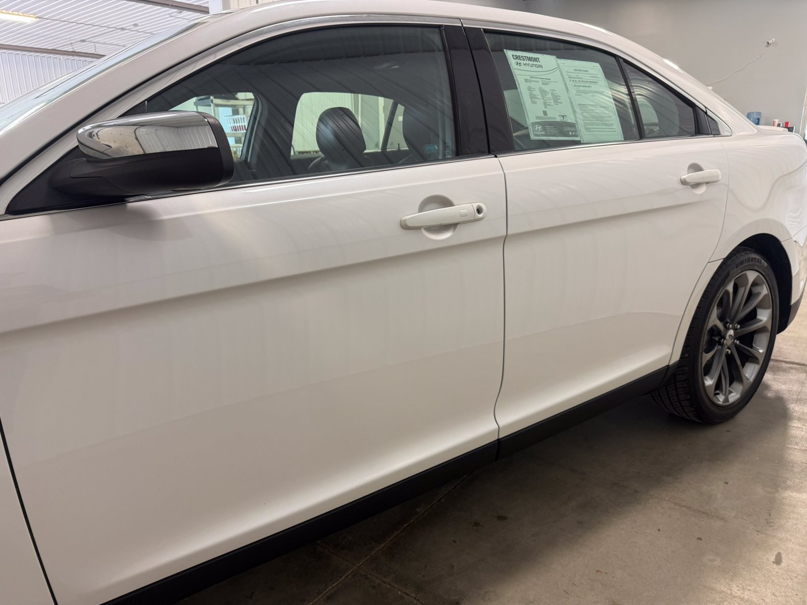 Used 2013 Ford Taurus Limited FWD image 8