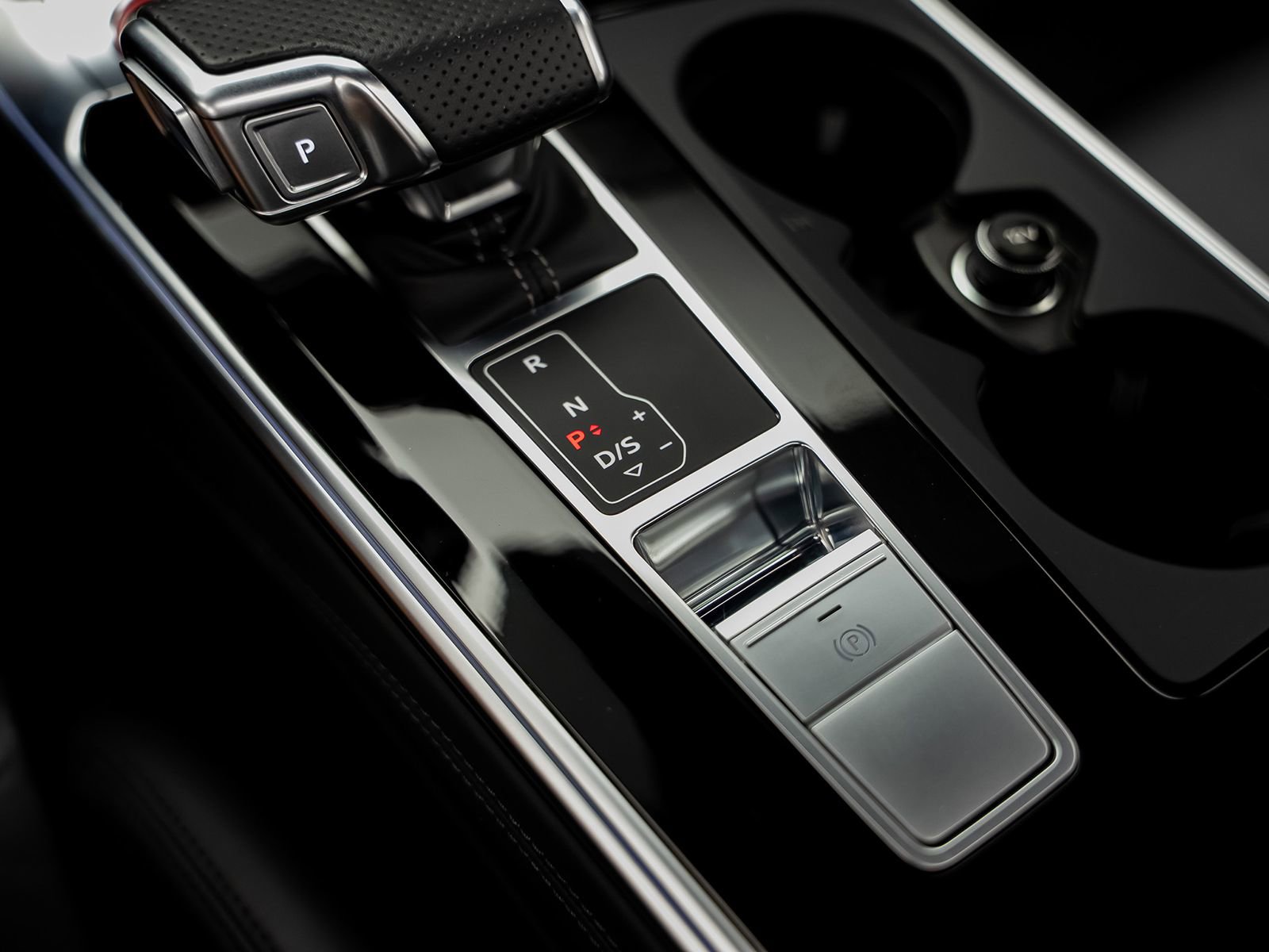 Used 2023 Audi RS 6 w/ Executive Package AWD/4WD image 53