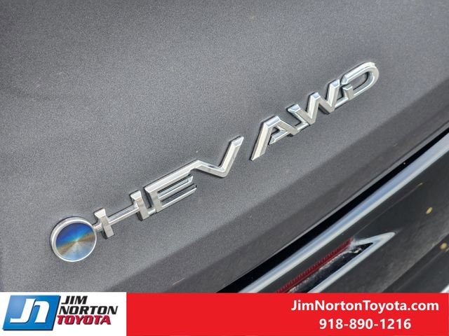 Used 2025 Toyota Sienna Limited image 13