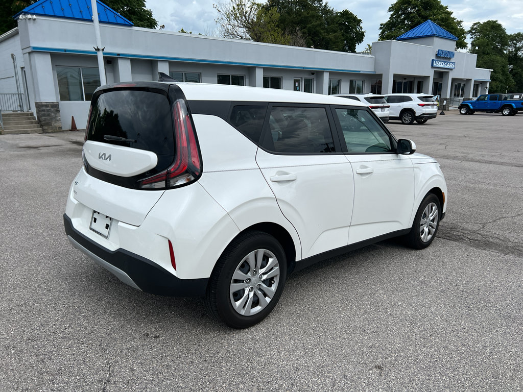 Used 2023 Kia Soul LX FWD image 5