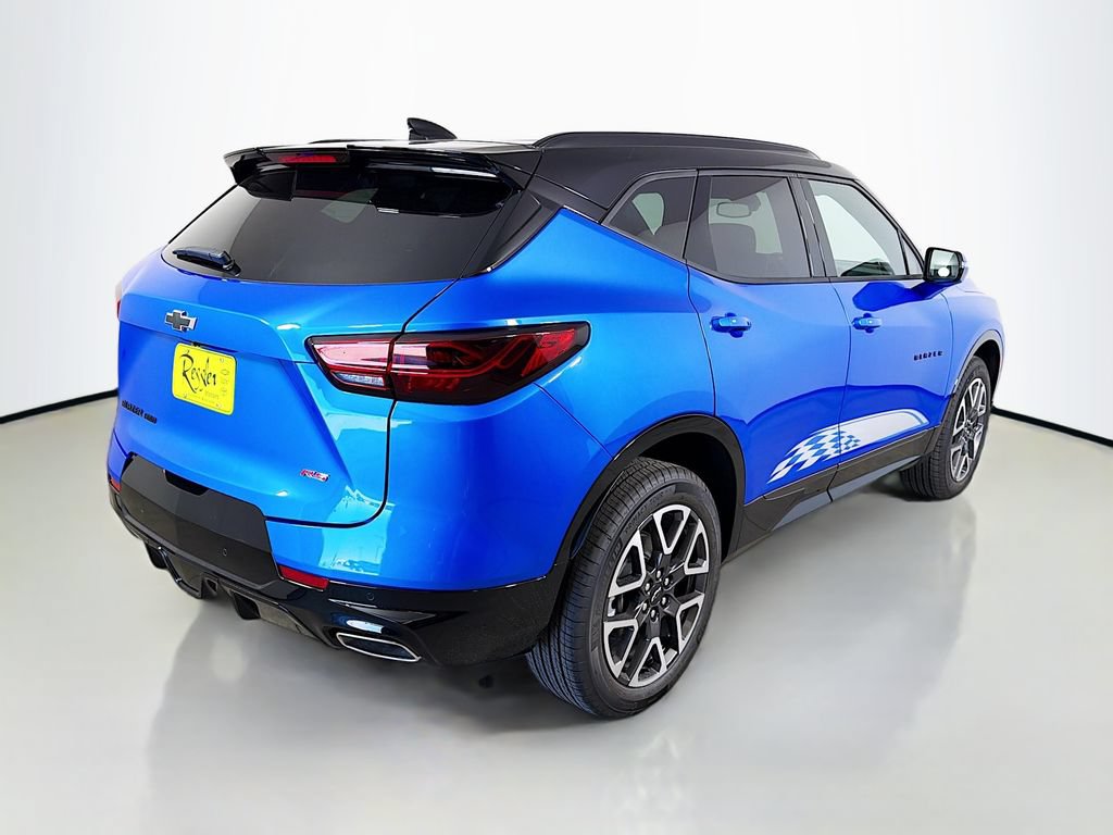 New 2026 Chevrolet Blazer RS w/ LPO, Exterior Decal Package AWD/4WD image 5