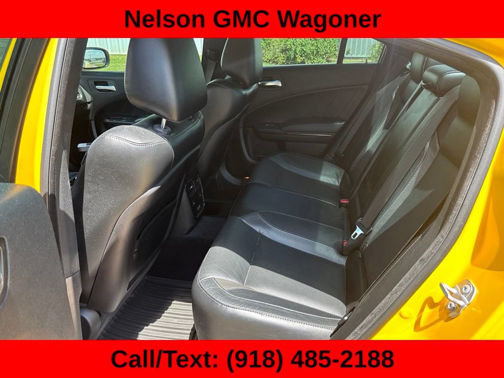 Used 2017 Dodge Charger R/T w/ Plus Group RWD image 10