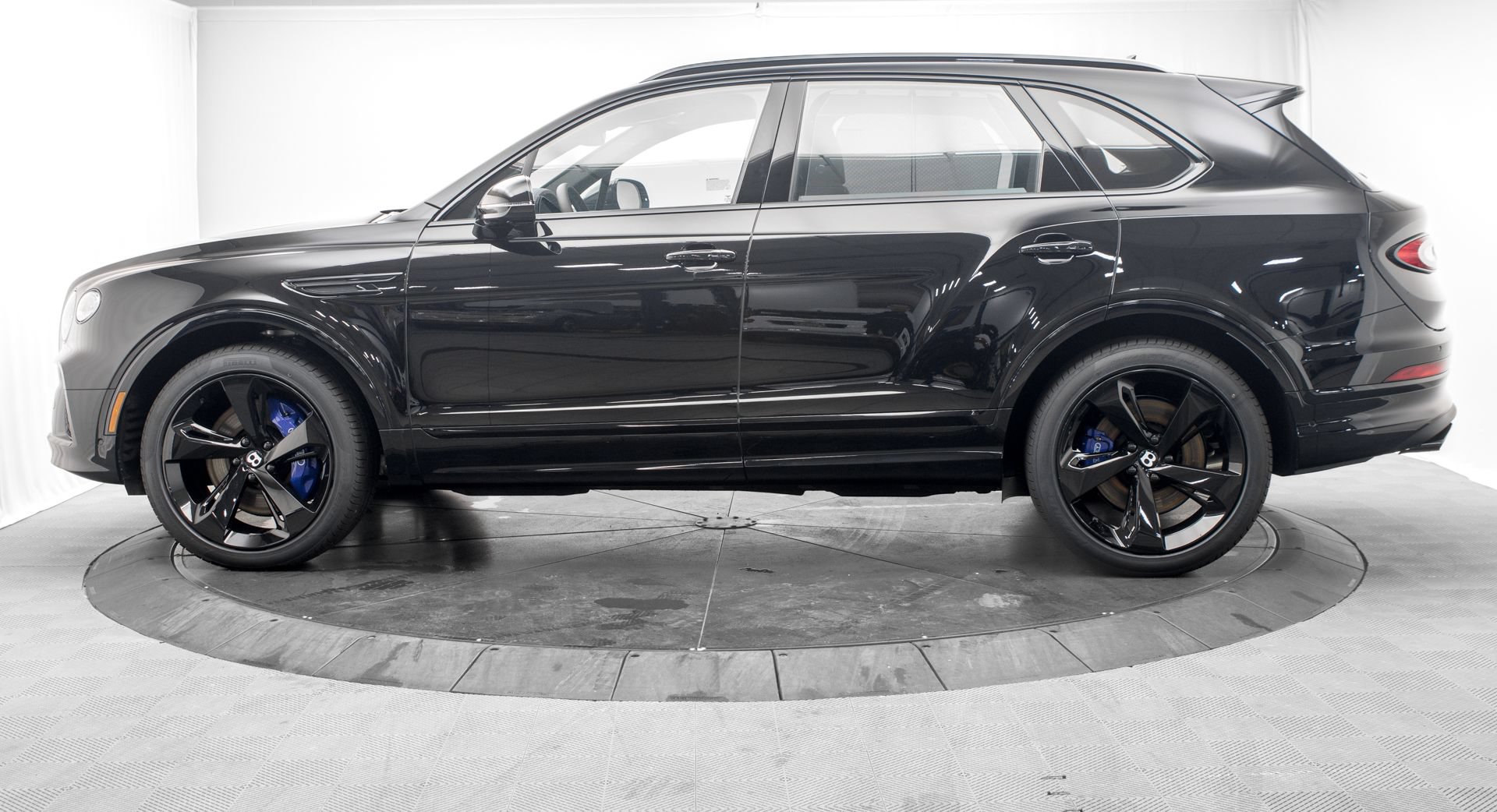 New 2026 Bentley Bentayga AWD/4WD image 6