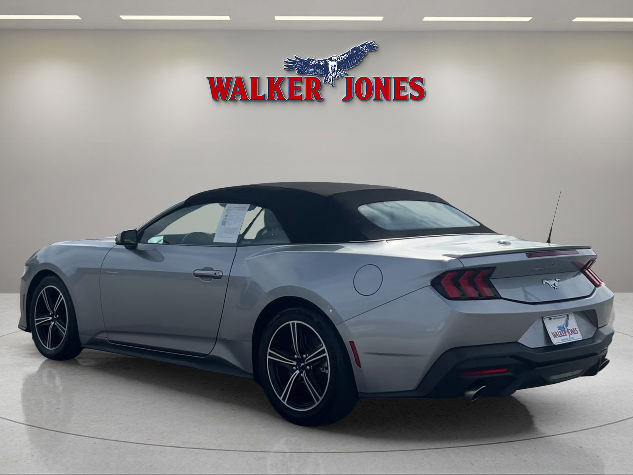 Used 2024 Ford Mustang Premium RWD image 5