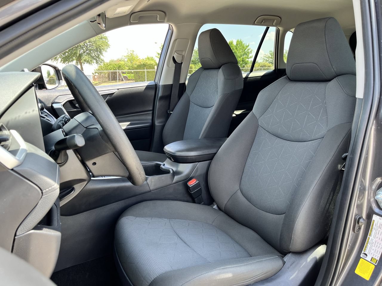 Used 2024 Toyota RAV4 XLE FWD image 23