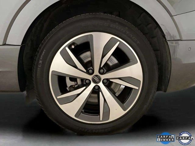 Used 2024 Audi Q8 e-tron Premium Plus image 32
