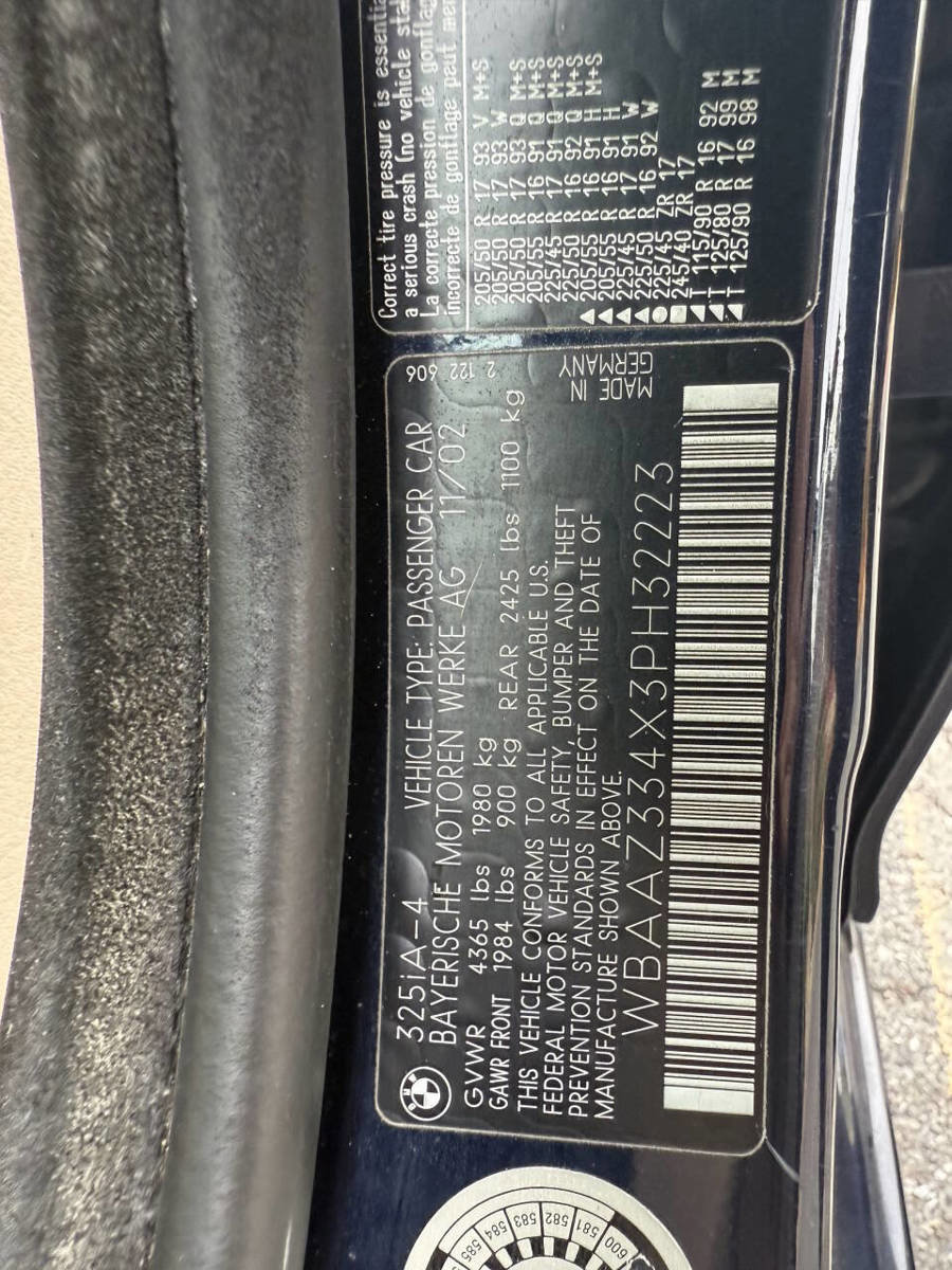 Used 2003 BMW 325i Sedan image 26