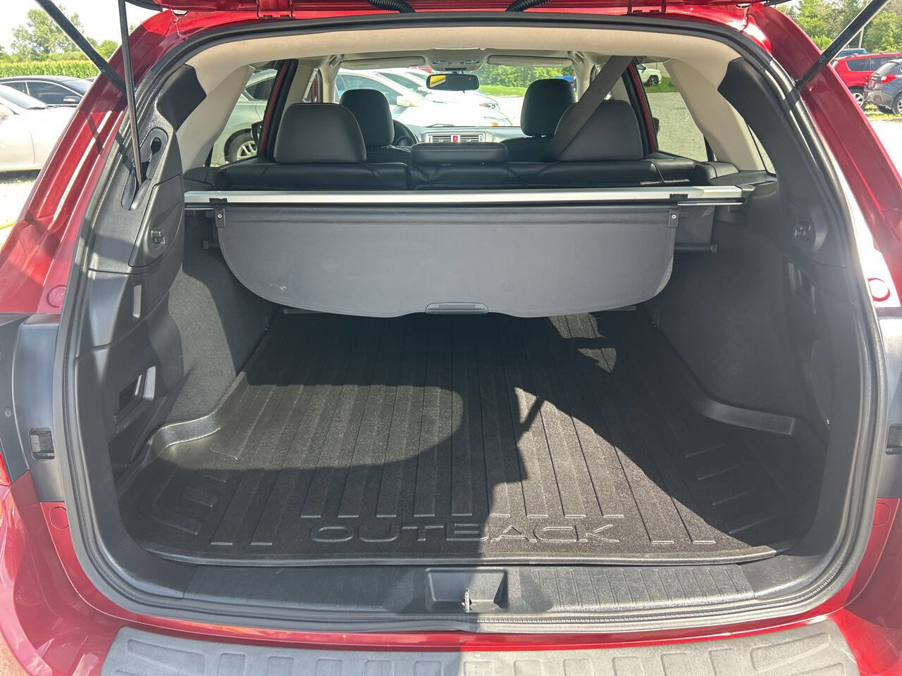 Used 2015 Subaru Outback 2.5i Limited image 16
