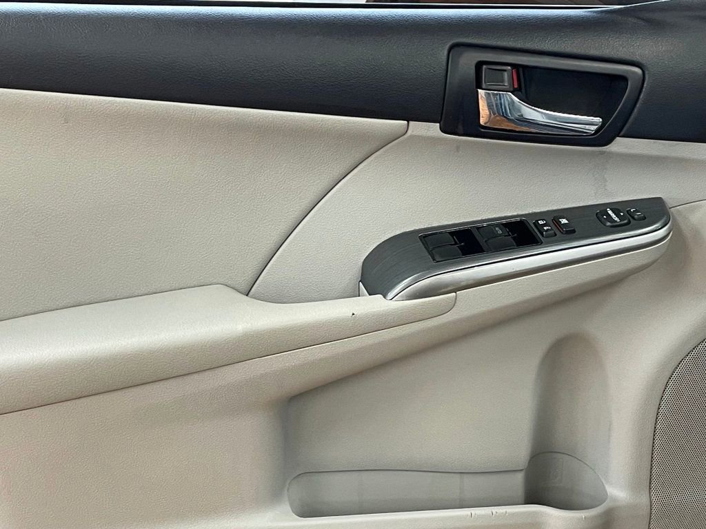 Used 2012 Toyota Camry XLE w/ Leather Pkg image 14