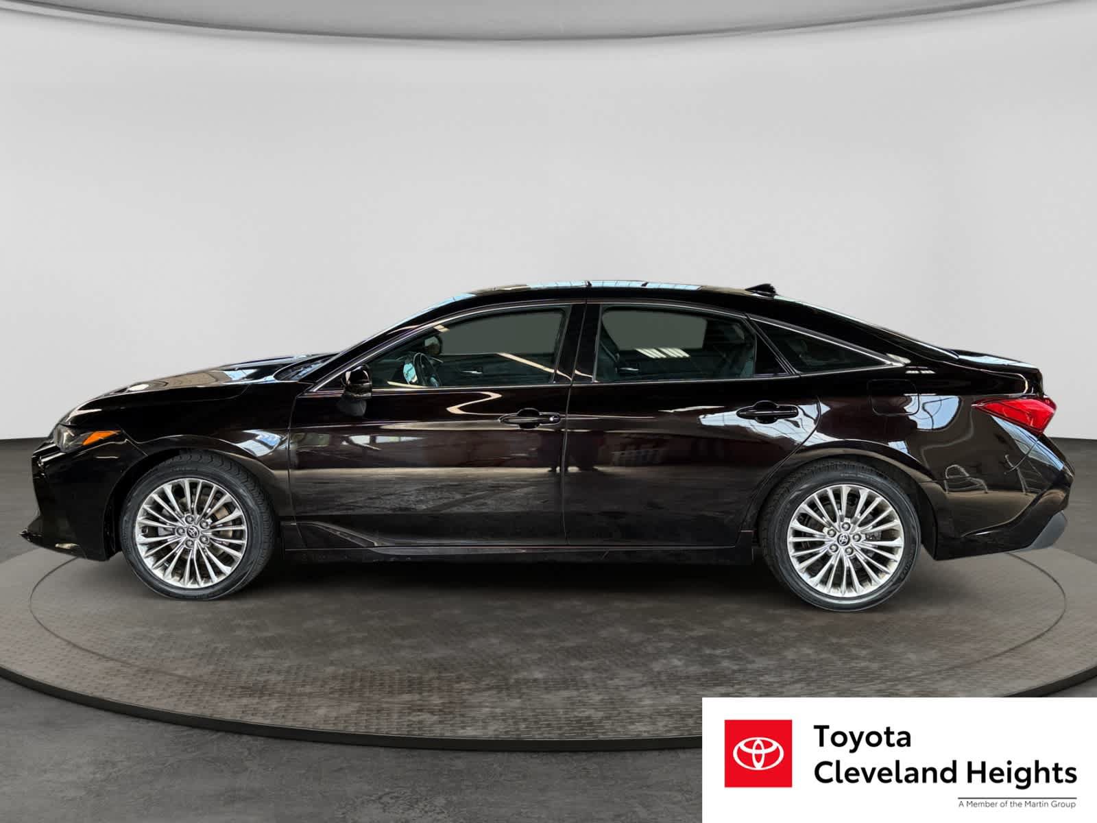 Used 2022 Toyota Avalon Limited w/ Advanced Safety Package FWD image 8