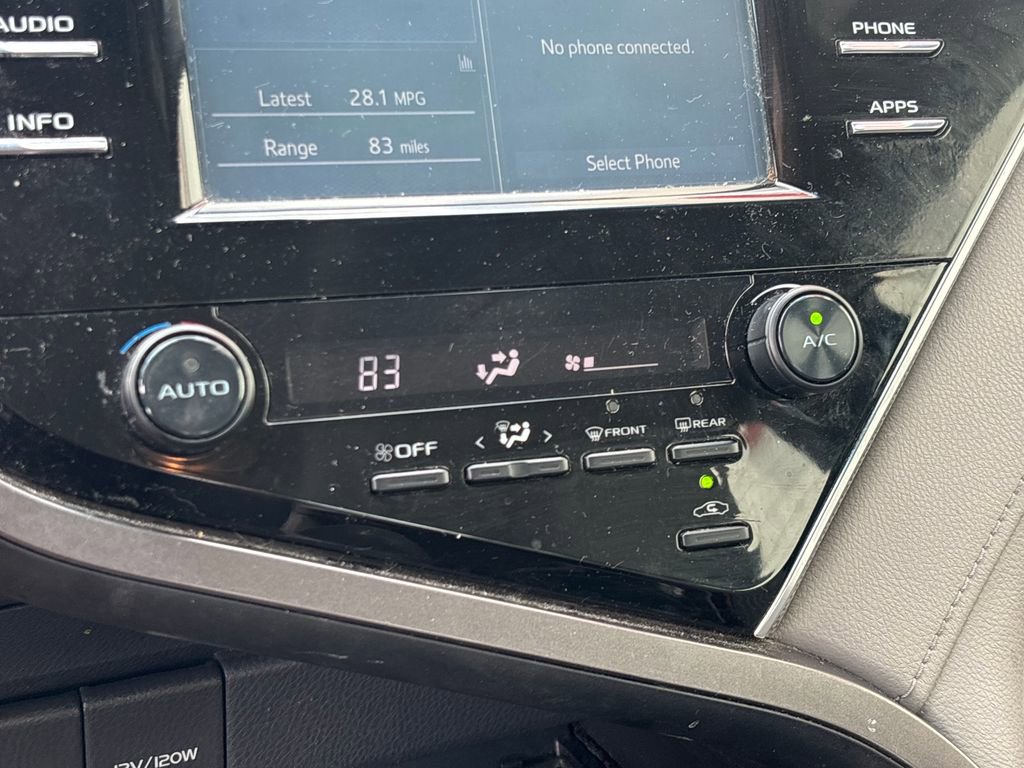 Used 2018 Toyota Camry SE FWD image 12