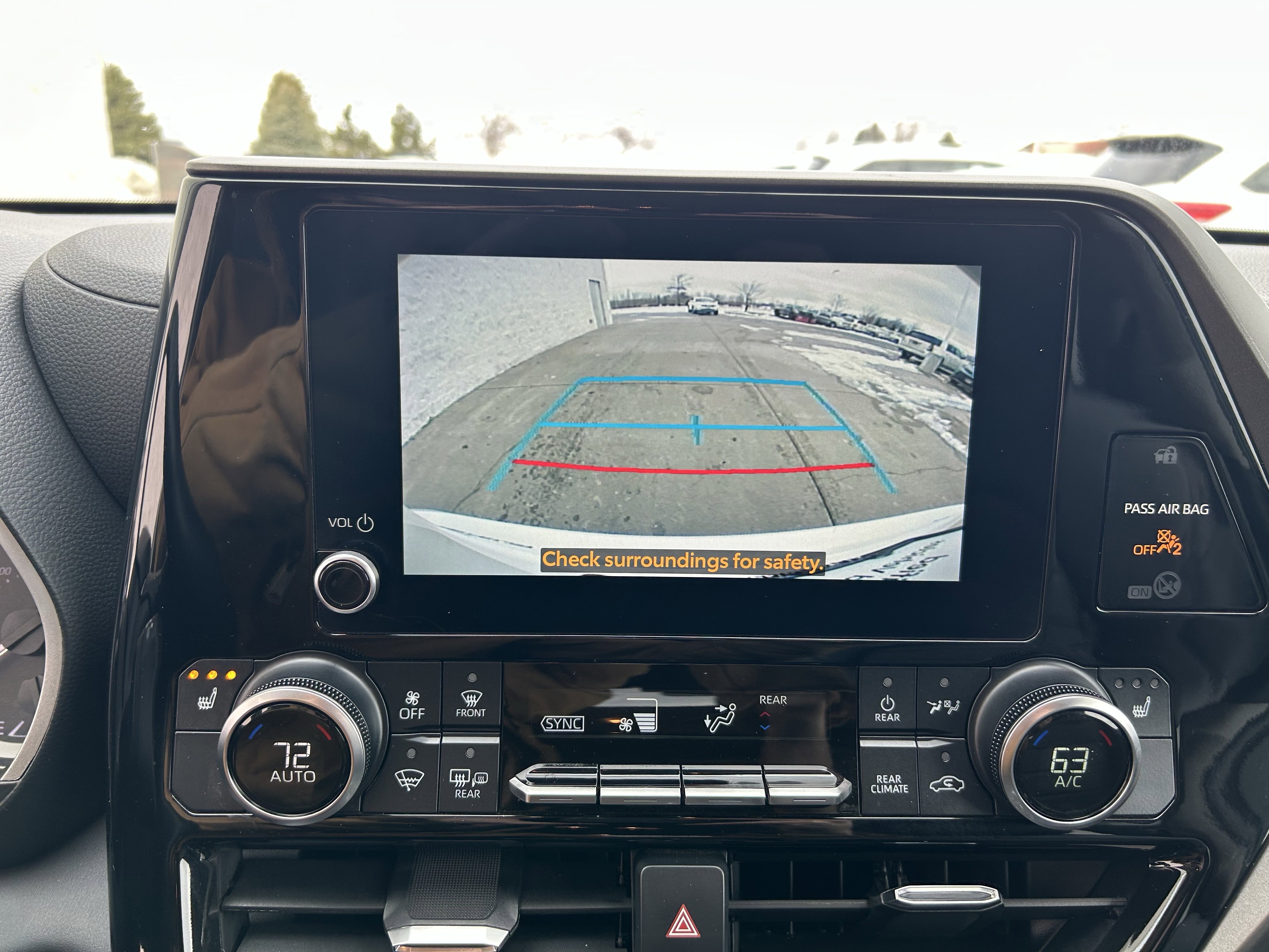 Certified 2023 Toyota Highlander XLE image 27