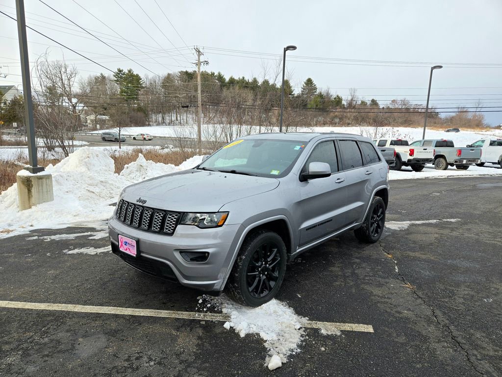 Used 2021 Jeep Grand Cherokee Laredo X image 1