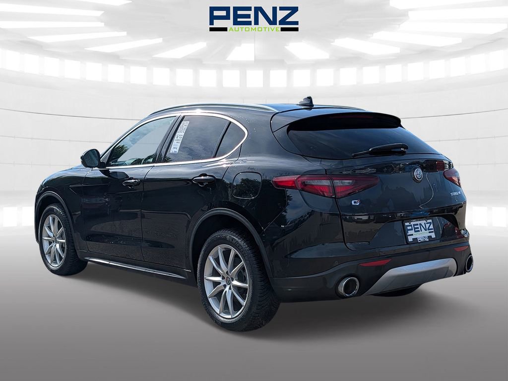 Used 2018 Alfa Romeo Stelvio Ti AWD/4WD image 5