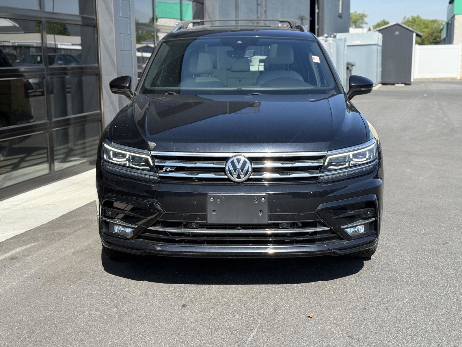 Used 2021 Volkswagen Tiguan SEL Premium R-Line w/ 3rd Row Seat Package AWD/4WD image 4
