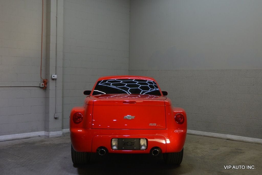 Used 2003 Chevrolet SSR w/ Preferred Equipment Group RWD image 8