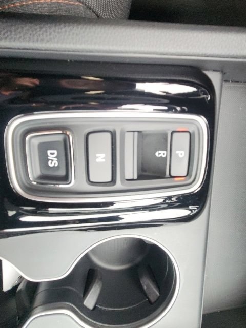 Used 2025 Honda Pilot Sport image 32