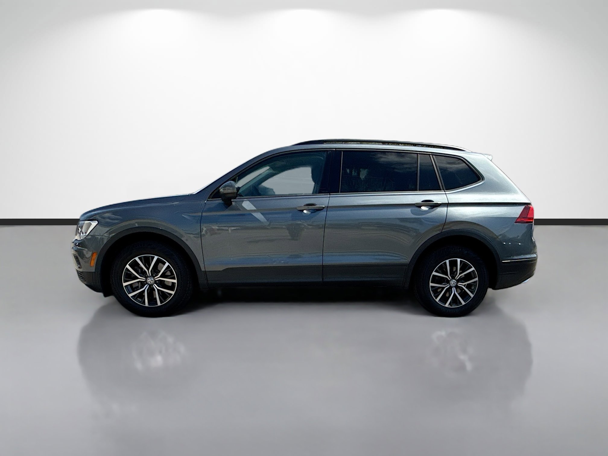 Used 2021 Volkswagen Tiguan S FWD image 6