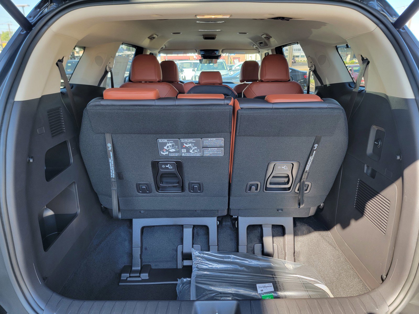 New 2026 Kia Carnival EX image 17