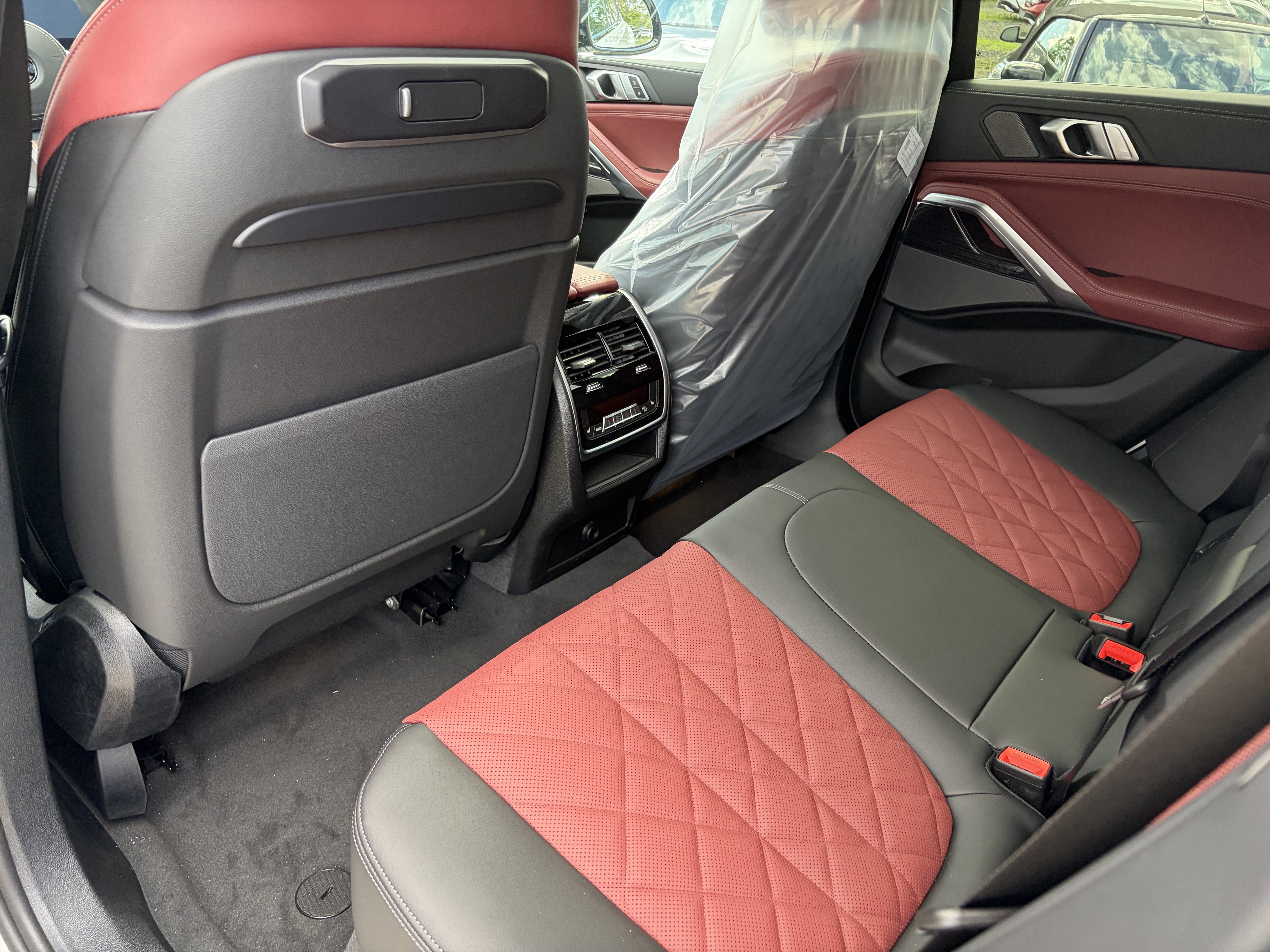 New 2026 BMW X6 xDrive40i w/ Climate Comfort Package image 14