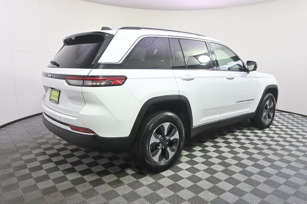 Used 2022 Jeep Grand Cherokee Limited 4xe w/ Luxury Tech Group II AWD/4WD image 6