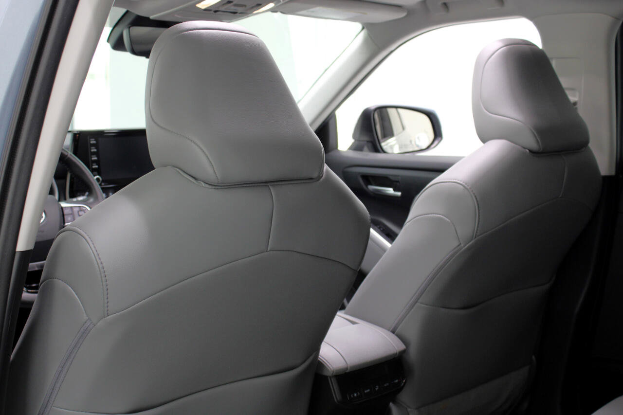 Used 2021 Toyota Highlander XLE image 37