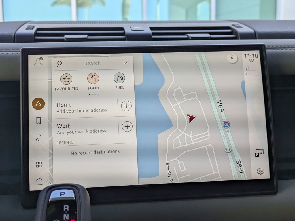 Used 2025 Land Rover Defender 110 S image 24