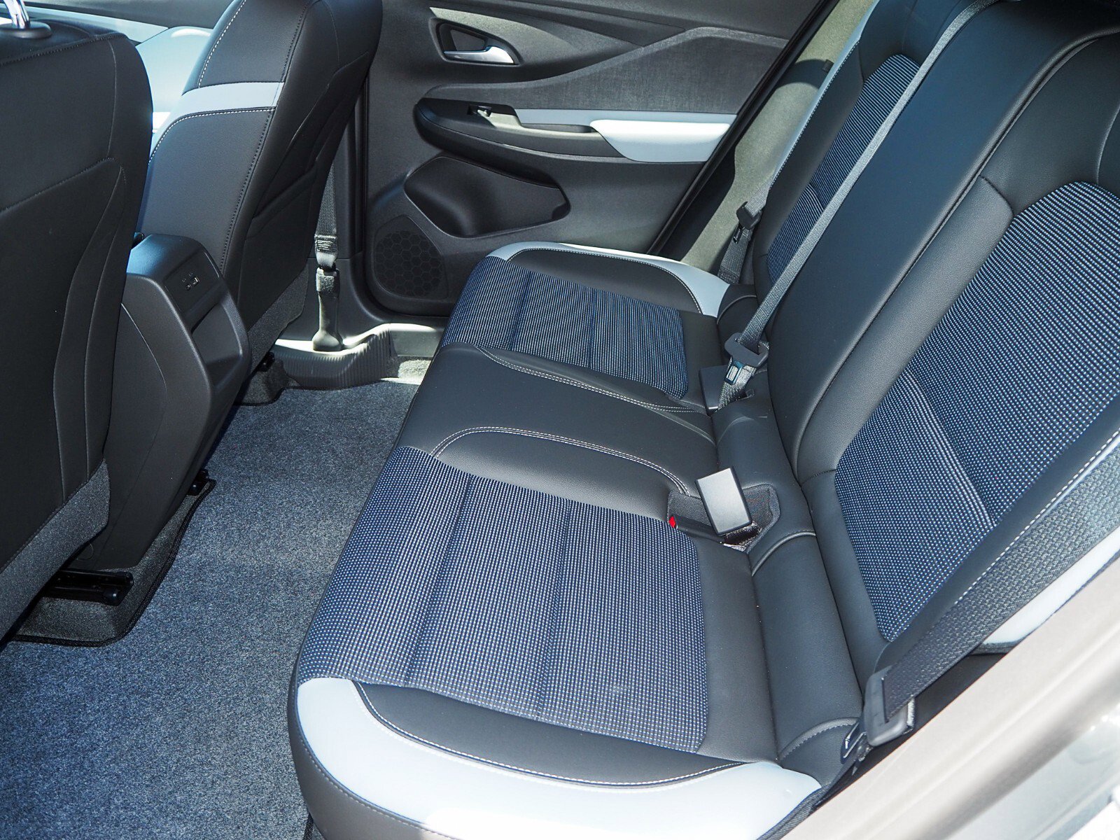 New 2025 Buick Envista Preferred image 7