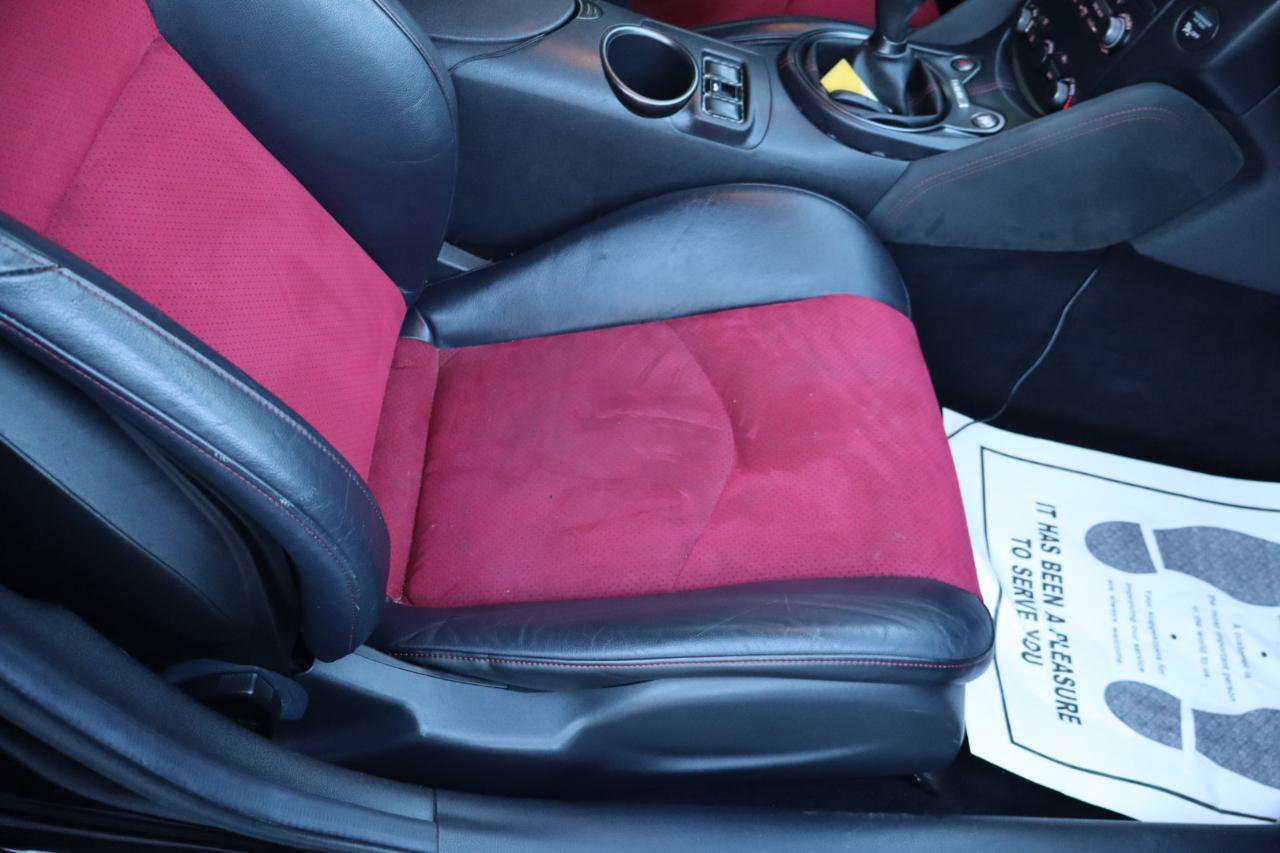 Used 2020 Nissan 370Z NISMO image 28