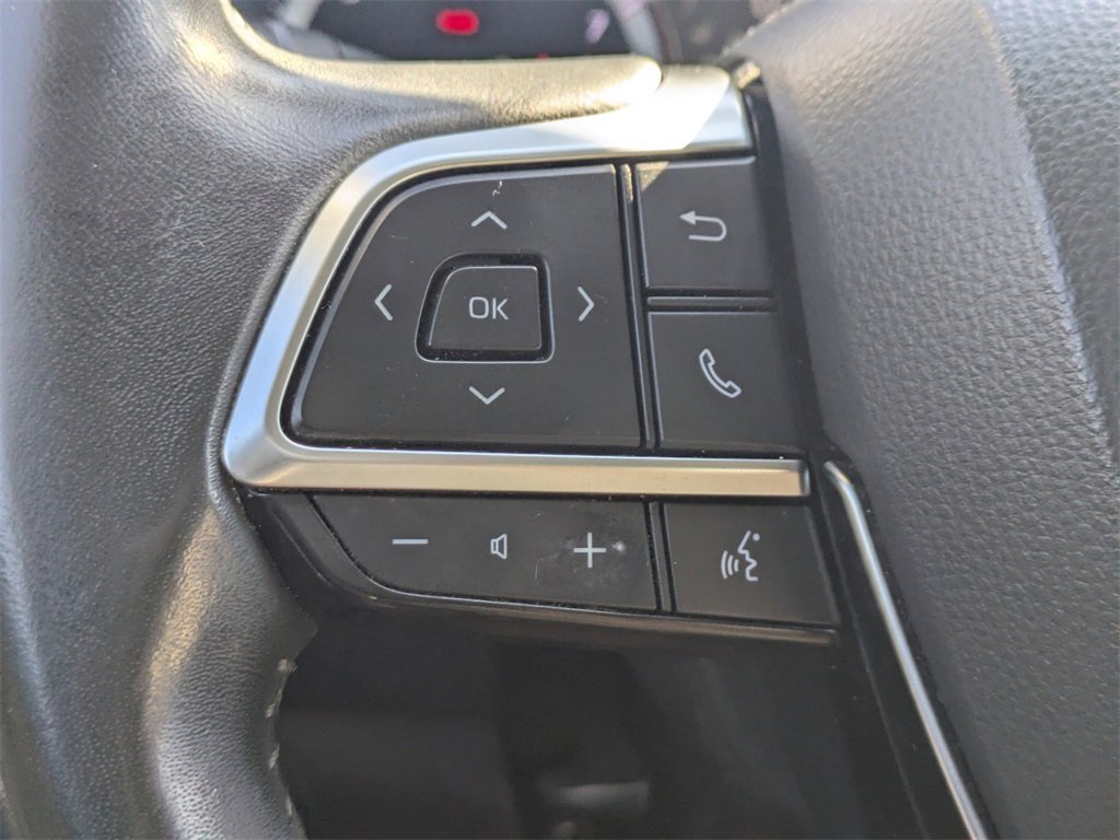 Used 2021 Toyota Highlander XLE image 30