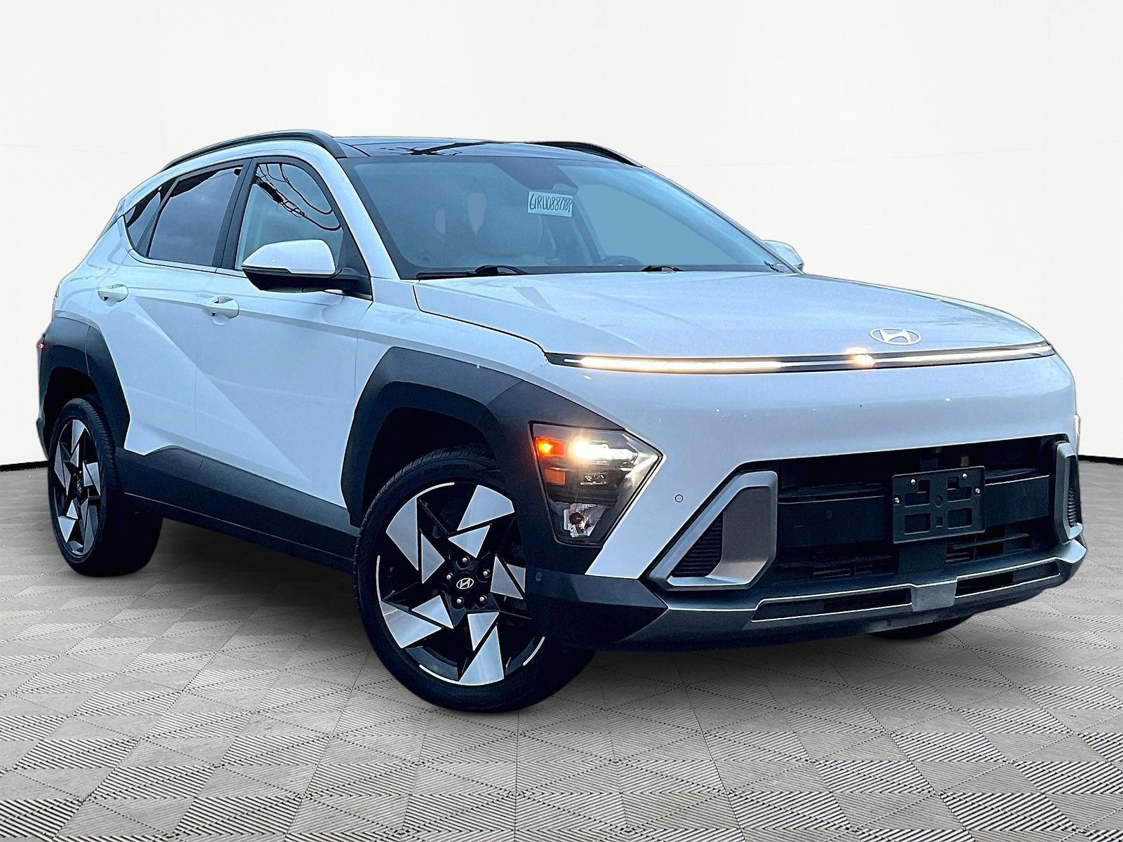 Used 2024 Hyundai Kona Limited AWD/4WD image 3