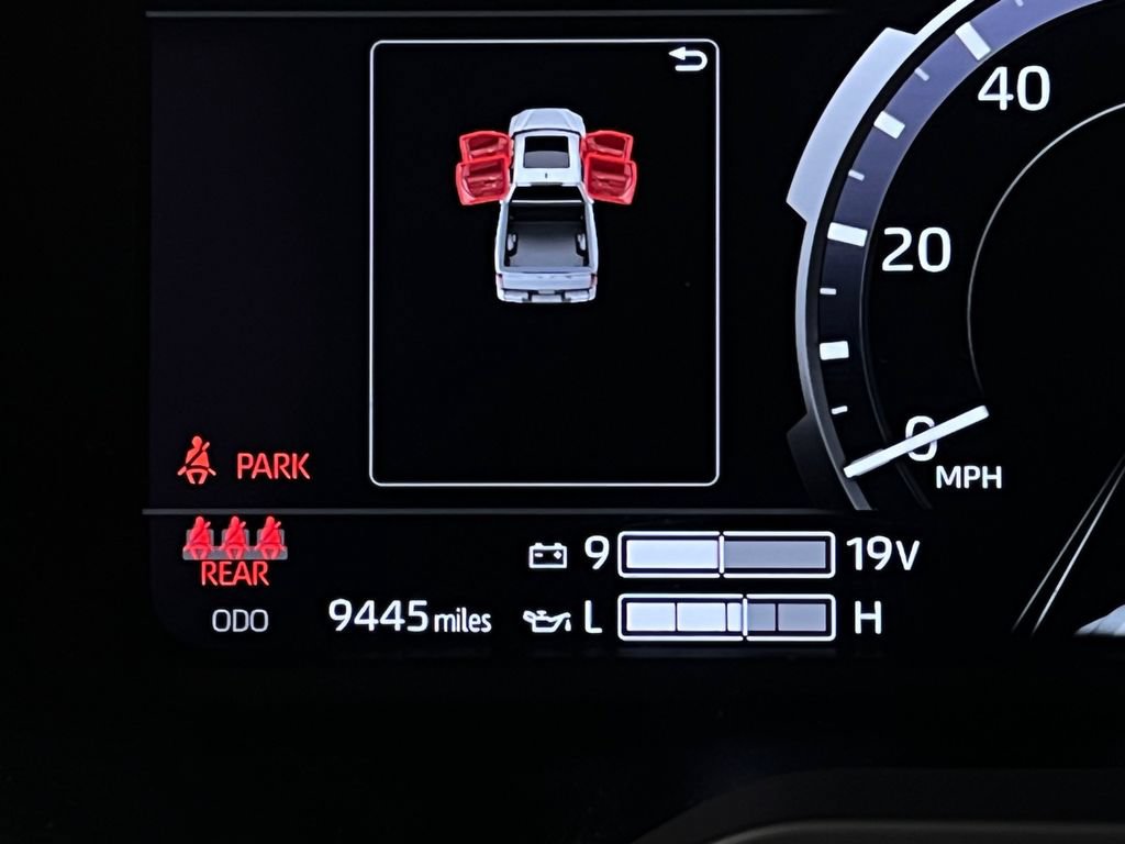 Used 2025 Toyota Tundra Limited AWD/4WD image 17
