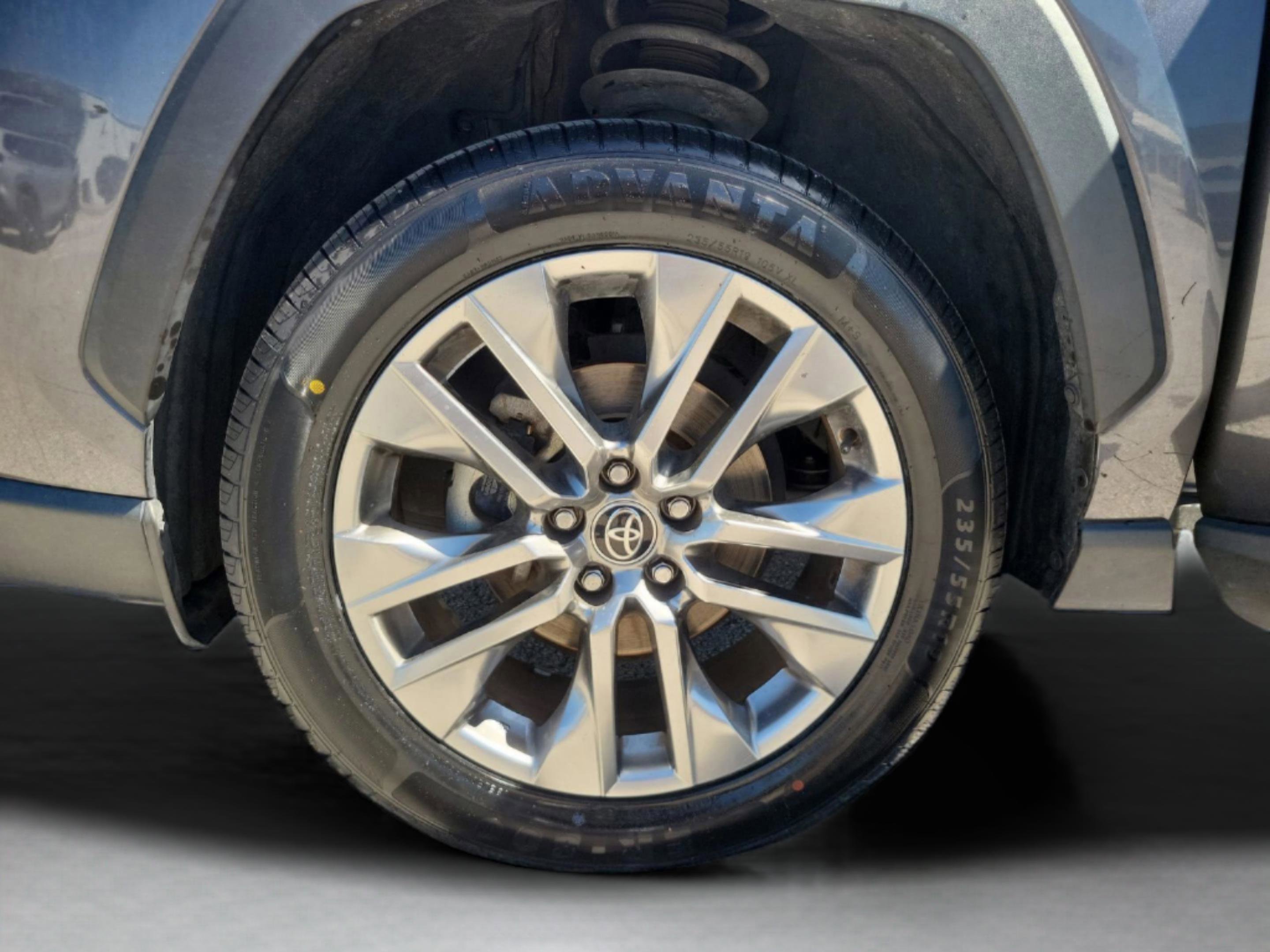 Used 2023 Toyota RAV4 XLE Premium FWD image 34